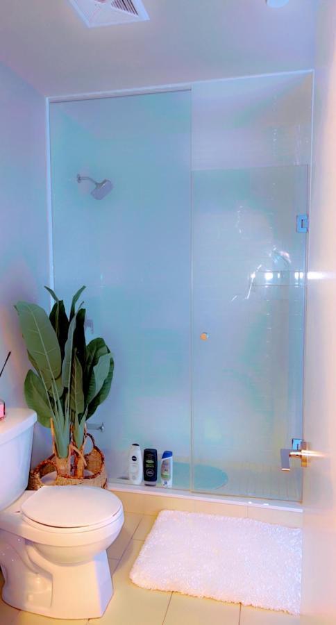 Luxury 2 Bedroom Condo Toronto Esterno foto